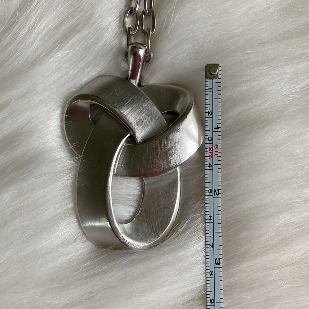 Large Vtg Crown Trifari Silver Tone Pendant & Necklace - Picture 7 of 11